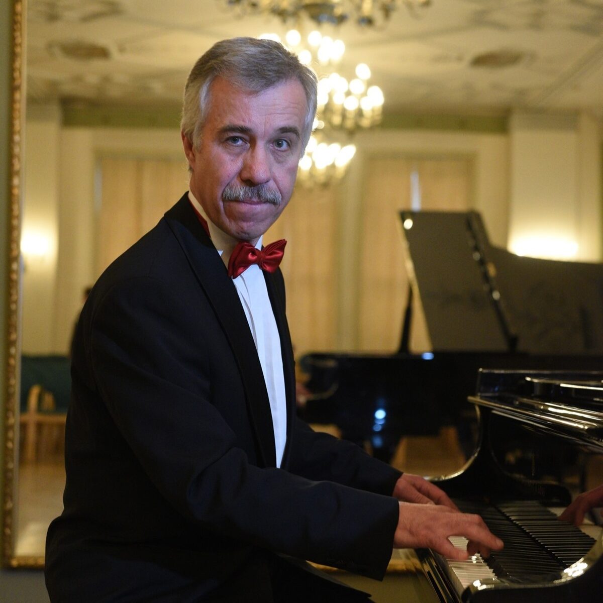 MĀRIS LASMANIS Composer. "Less notes, more music".